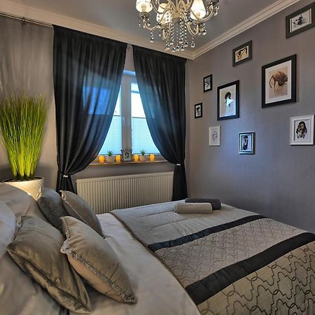 Apartament Diamentowy レスコ エクステリア 写真